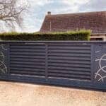 Portail autoportant brise vue assemblage soudé