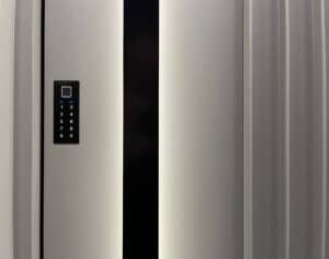IMG_4004 Système Inosmart installé sur une porte d'entrée moderne
